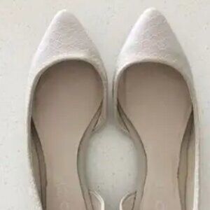Aldo White Flats Size: 7